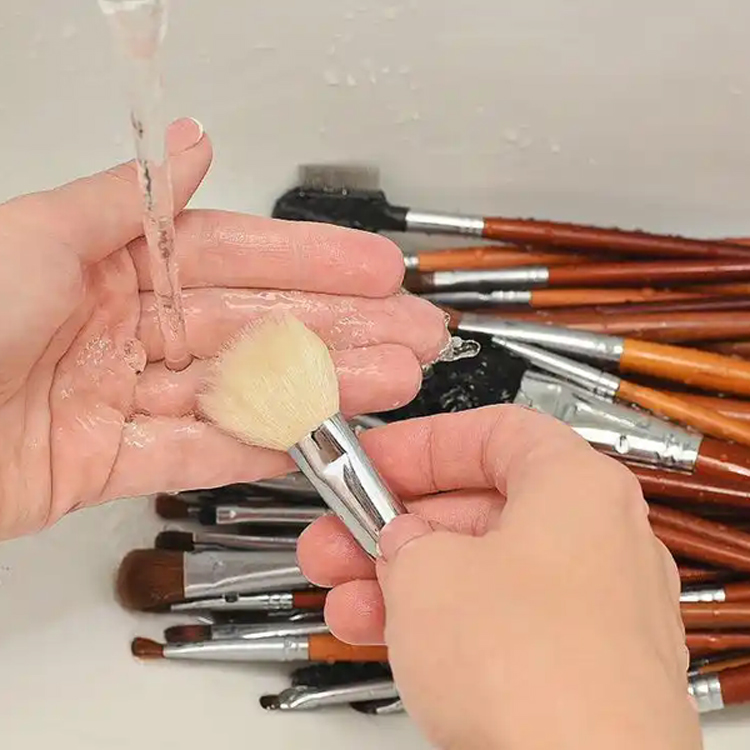 Cosméticos JoyRich (Huizhou) te enseña cómo limpiar los pinceles de maquillaje paso a paso